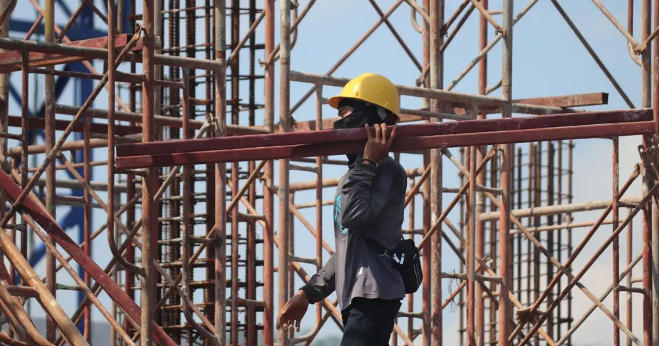 Oregon Adds 5,800 Jobs as Retail Employment Falls and Construction Rebounds